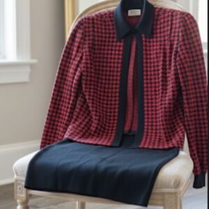 St John Skirt Jacket Set Sz 8 Houndstooth Red  Knit Red
